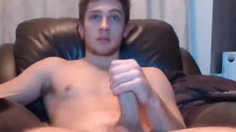 Bogoss aux yeux bleus s'exhibe sur sa webcam