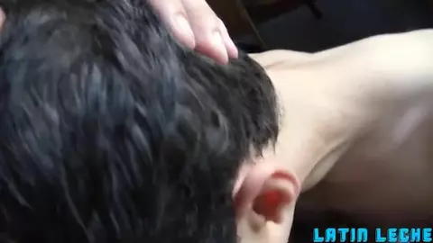 Jeune me vide bien les couilles