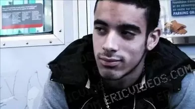 Choppé et baisé par un lascar marocain au métro