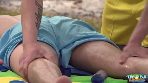 Plan cul dans un parc