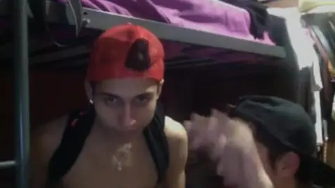 Deux skaters sur leur webcam