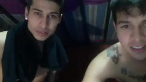 Deux skaters sur leur webcam