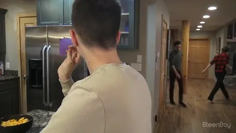 Plan à trois entre lycéens (18+)