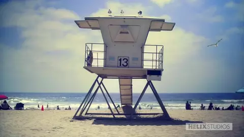 Baise sur la plage entre beaux mecs
