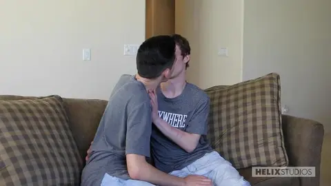 18 ans et si chaud — il se fait baiser