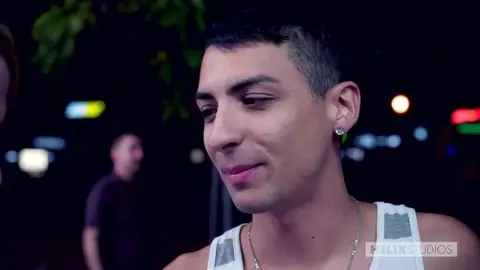 Il remplit le trou de son pote de sperme