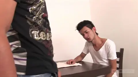 Baise-moi le cul et repeins-moi la face