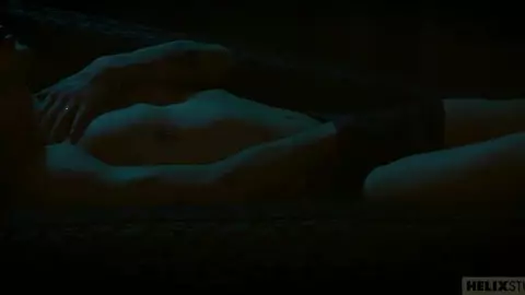 Italo se fait tourner par ses potes hétéros