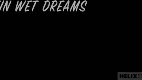 Italo se fait tourner par ses potes hétéros