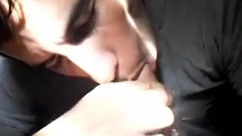 Twink arabe chaud se branle et se fait baiser