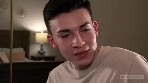 Trevor Harris avoue ses sentiments à Devin Holt