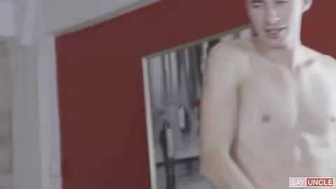 Ils baisent leurs neuveux !