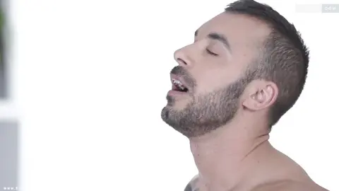 Incroyable triple pénétration gay - Alejandro Alvarez, Jace Reed, Johny Cruz & Xavi Duran