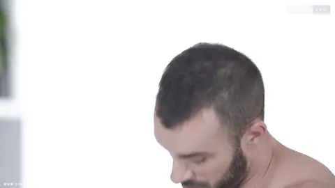 Incroyable triple pénétration gay - Alejandro Alvarez, Jace Reed, Johny Cruz & Xavi Duran