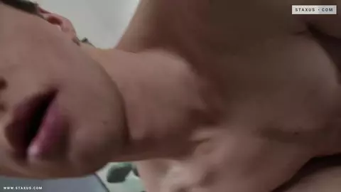 POV chaud avec un jeune BG — Denis Reed & Rokas Zilina