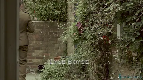 Sergent autoritaire baise sec son soumis — Logan Moore & Lyle Boyce