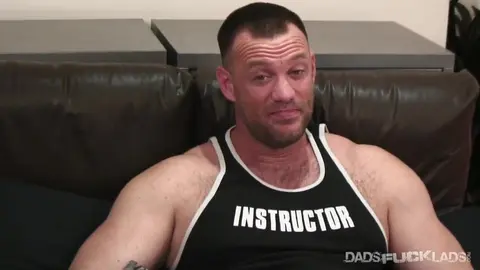 Twink baise un homme mûr — Aaron Cage & Steven Prior