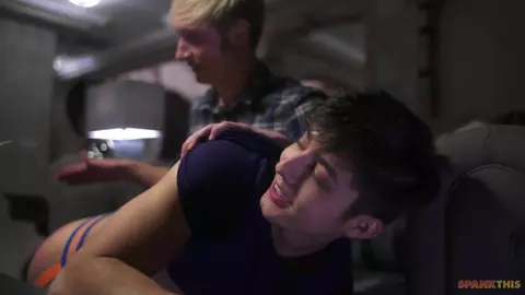 Max Carter démonte le joli cul d’Angel Rivera