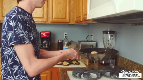 Grayson Lange, sa belle queue et son petit cul poilu