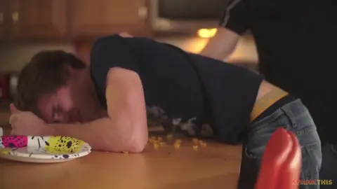 Fessées et fesses rouges — Max Carter & Tristan Adler