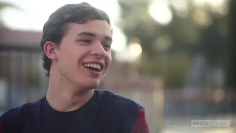 Les débuts de Collin Adams dans le porno – Travis Berkley & Collin Adams