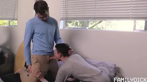 Beau papa m'encule au coucher