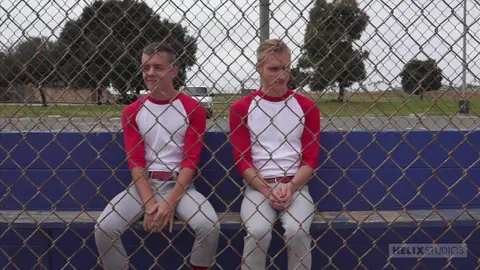 Un plan discret avec un BG blond! – Max Carter & Ian Levine