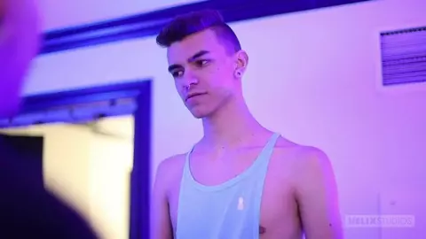 Blondinet au petit cul serré – Aiden Garcia & Jace Myers