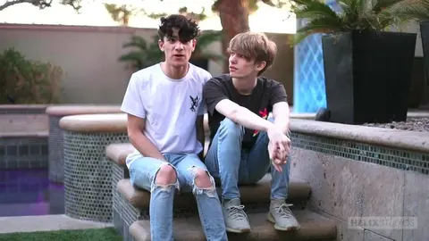 Boyfriends bareback – Sebastian Cruz & Adam Reid