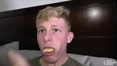 Premier creampie pour un délinquant – Alex Arbor