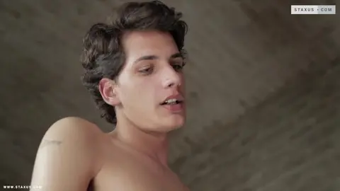 Jeune et excité Scene 2