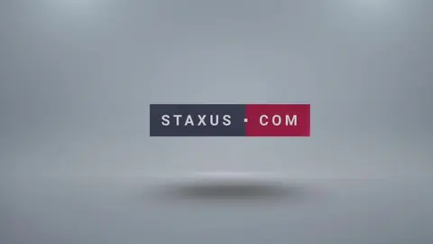 Blondinet bien membré défonce un cul serré