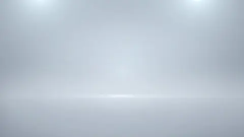 Petit cul serré repeint au sperme