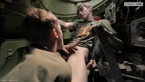 Frères d’armes en mission sexuelle intensive