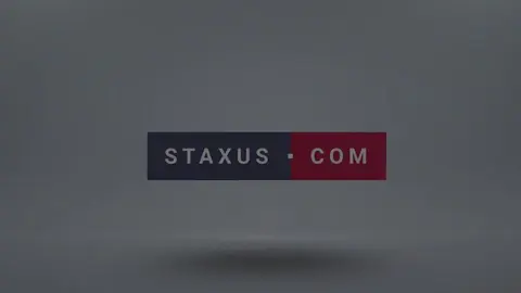 Deux bites dans le cul et double facial pour ce bg