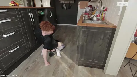 Deux bites pour un jeune lascar soumis