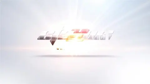 Il lui enfonce une carotte dans le cul en le suçant