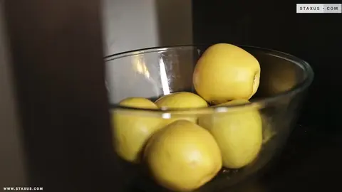 Pompier bien membré baisé sans capote