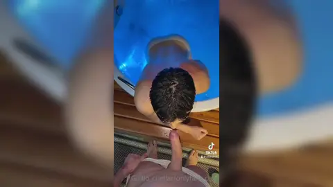 Guillo_Cuellar — pipe au jacuzzi