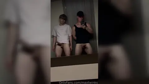 MaxTwinks — branlette à deux