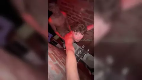 LeoXRyder — baise aux toilettes du club