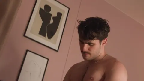 Même Canaillou baise John Thomas