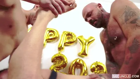 On peut faire la fête ici – Gabriel Clark, William Moore & Ryan Jacobs orgie bareback