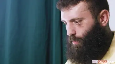 Laisse couler tes fluides créatifs – Partie à quatre bareback et échange de sperme