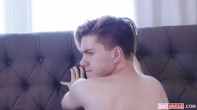 Laisse couler tes fluides créatifs – Partie à quatre bareback et échange de sperme