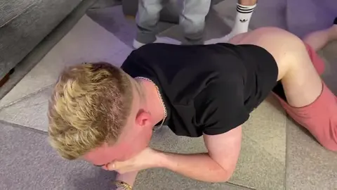 Harri Oakland & H TwinkGuy défoncent Reece McKenzie sans pitié