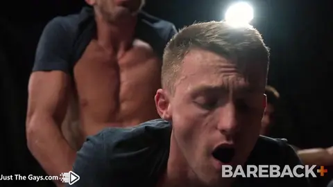 Pledge Kyle Vol. 1 – Orgie bareback d'initiation à la fraternité