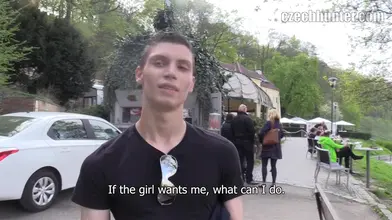 Étudiant timide séduit pour du fric à Petrin