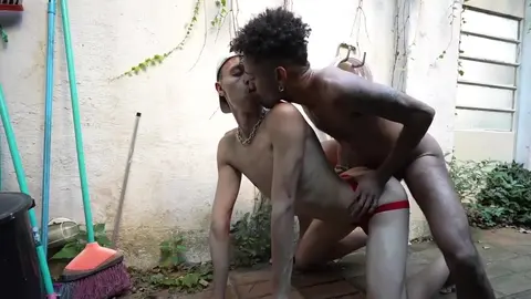Cumdump Twink - Inondé de Deux Grosses Charges
