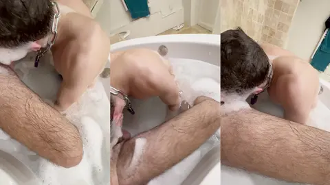 SubBoy – Nu et excité dans la baignoire